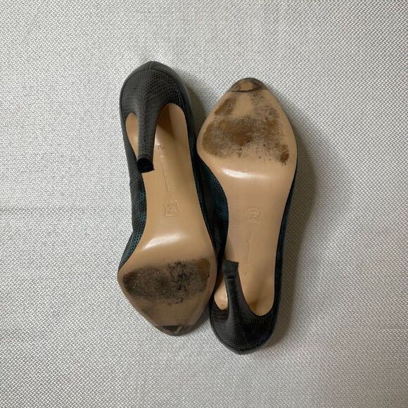 Gianvito Rossi Milano Snakeskin-Embossed Leather Pumps⎪Size 37 (US 6.5-7) - Picture 7 of 15